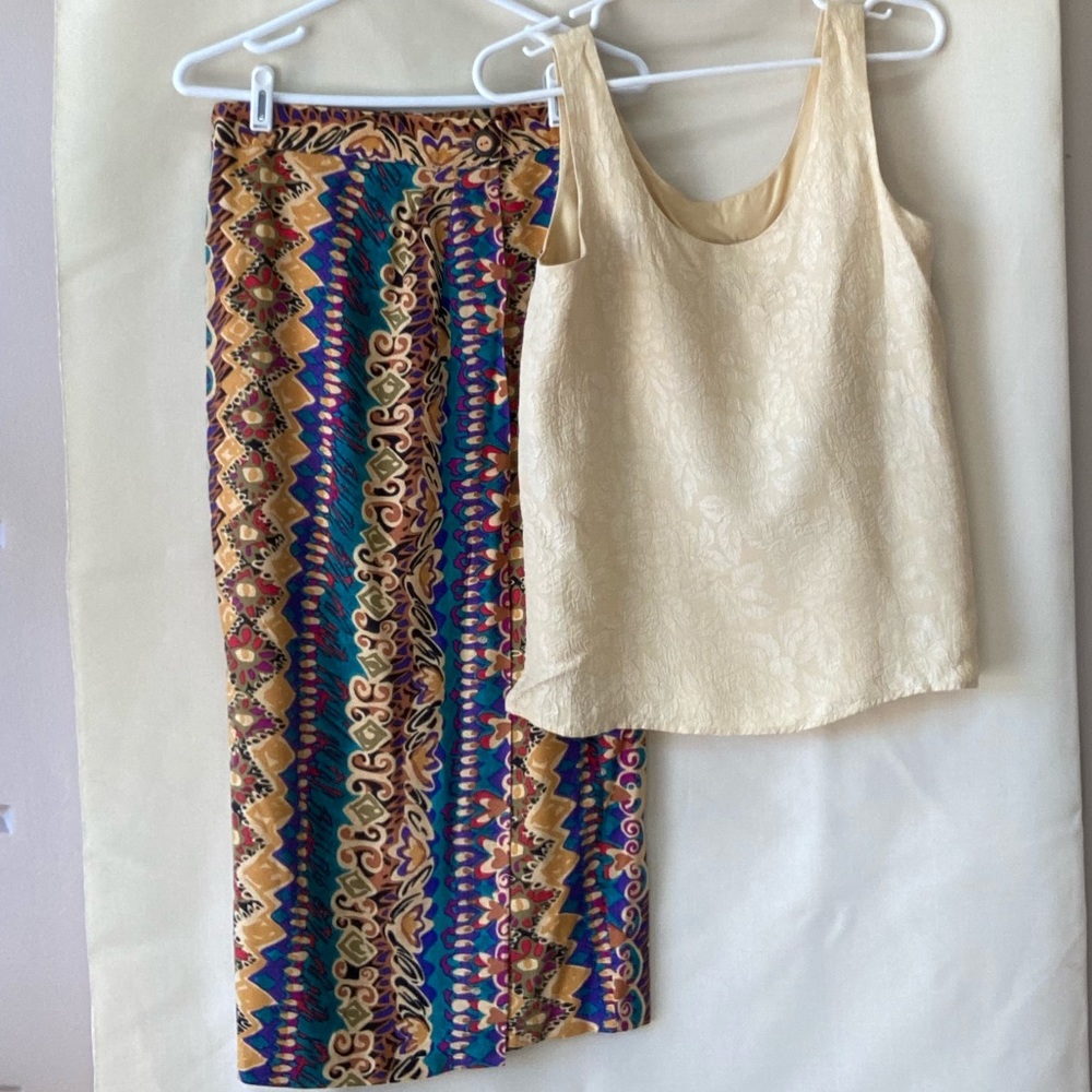 Leger skirt and Express tank. Recent dry cleaned.